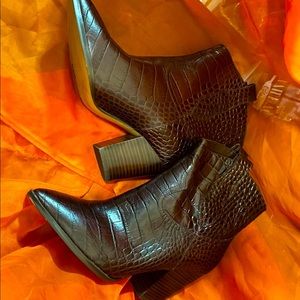 Gibson Latimore Booties ; Brand New( no tags or box )
